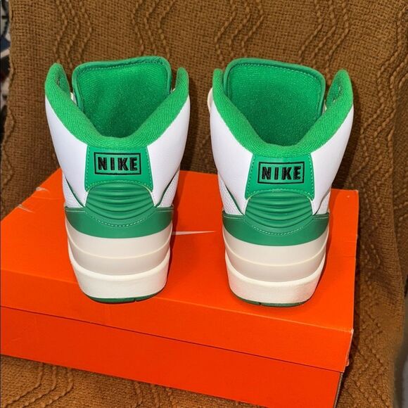 Jordan Sneakers White and Green - Picture 6 of 11